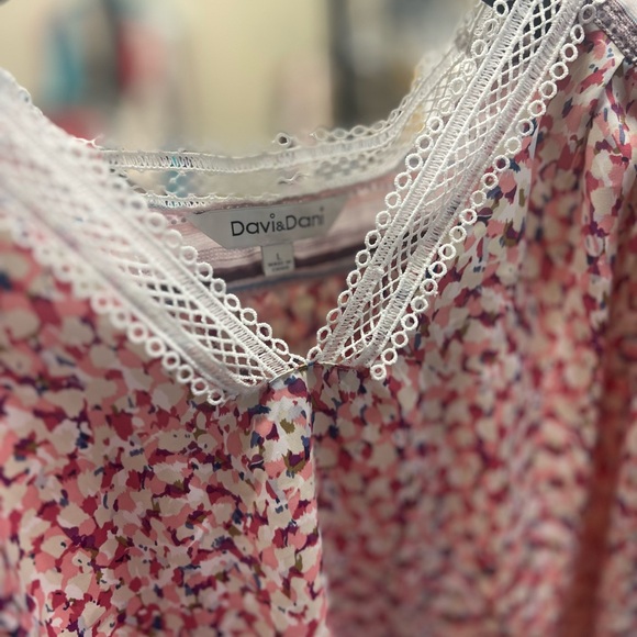 DAVI & DANI Pink Floral Blouse - Picture 2 of 3